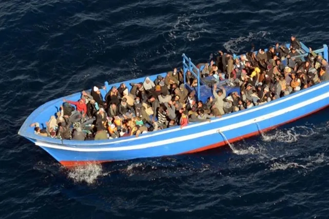 Boat carrying migrants